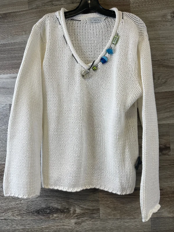 Sweater By Clothes Mentor In White, Size: M